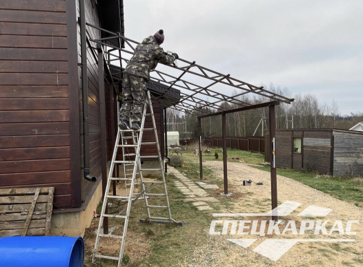 Навес примыкающий к дому для парковки одного автомобиля №69 - фото 1642