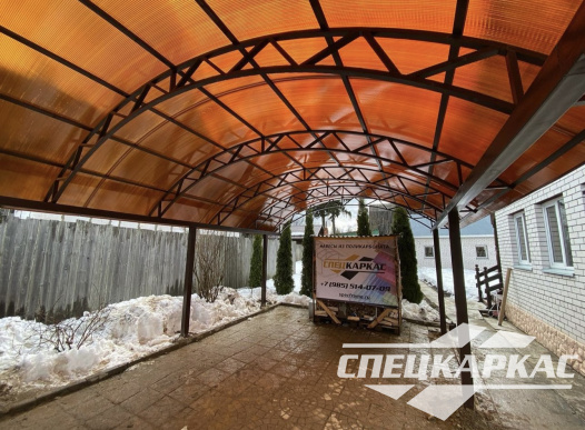 Навес из поликарбоната для автомобилей на даче №42 - фото 1380